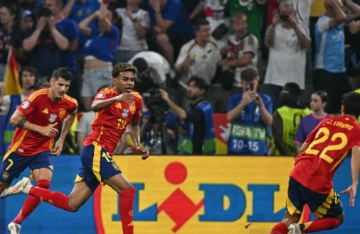 欧洲杯：西班牙高歌猛进，法国队逆转梦碎遭淘汰